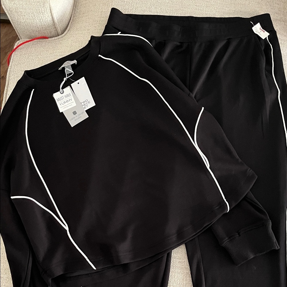 Cable & Gauge Black Two-Piece Set with White Piping Detail